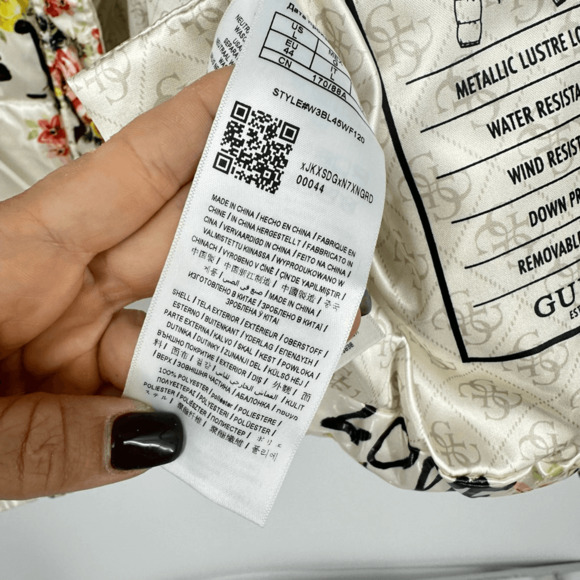 Guess x Brandalised Graphite by Banksy Print  Convertible Puffer Jacket Vest L - Picture 10 of 16